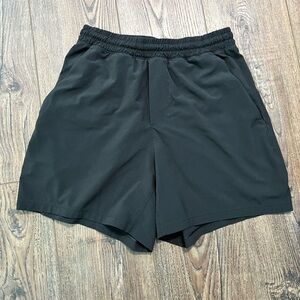 Lululemon pace Breaker Linerless short 5’ inseam